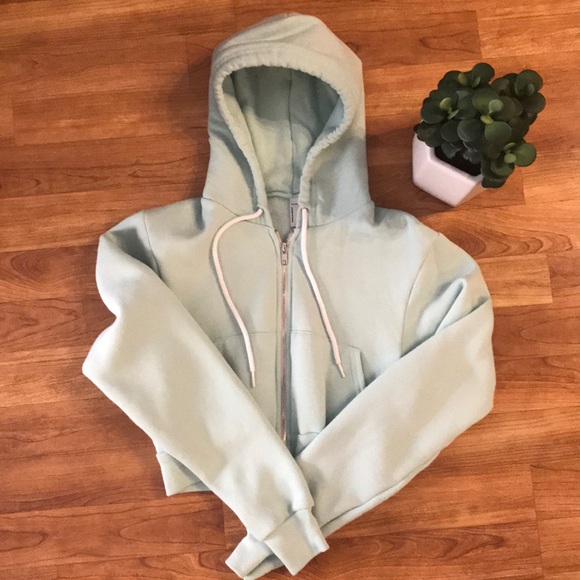 American Apparel Tops - Zip up crop top 💙